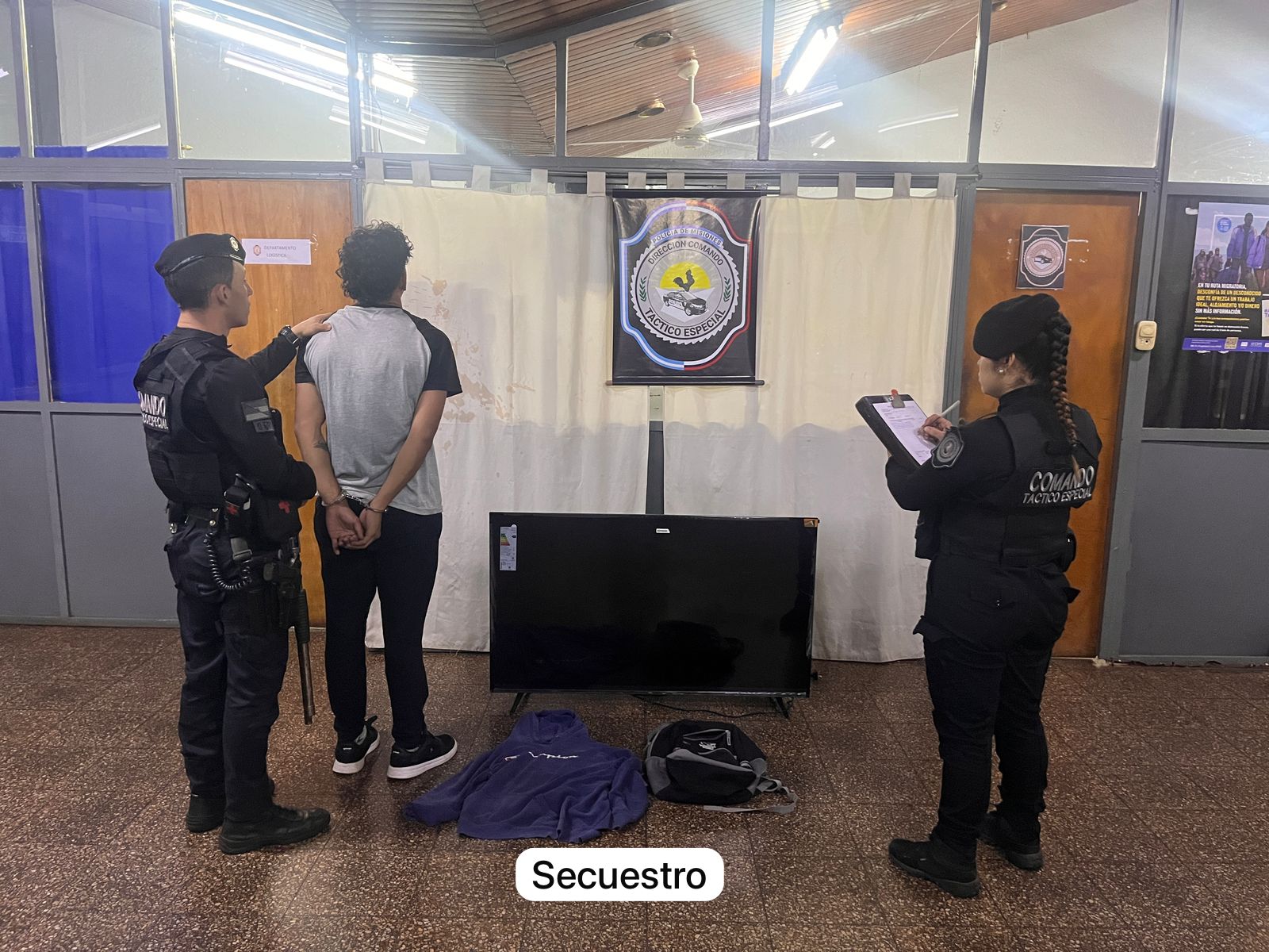 Posadas: La policía de Misiones detuvo a un hombre luego de sustraer una televisión en una tienda de electrodomésticos